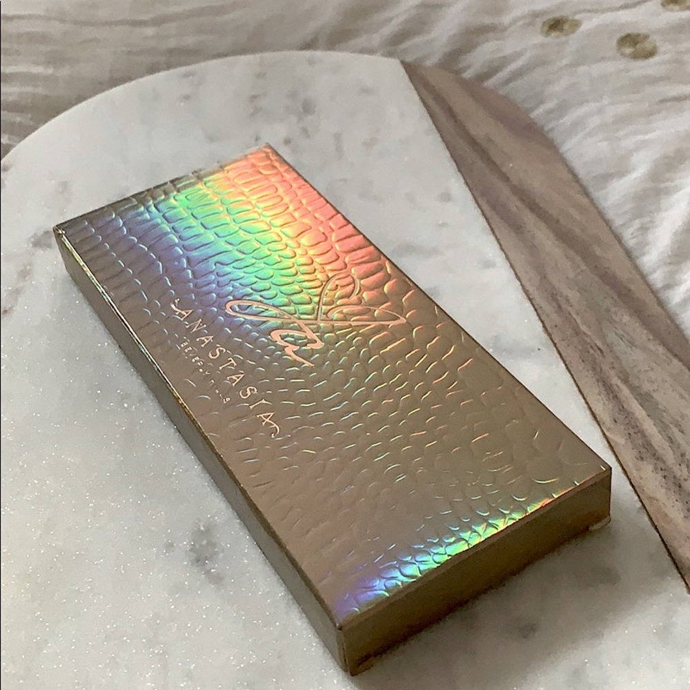 Jackie Aina - ABH Eyeshadow Palette